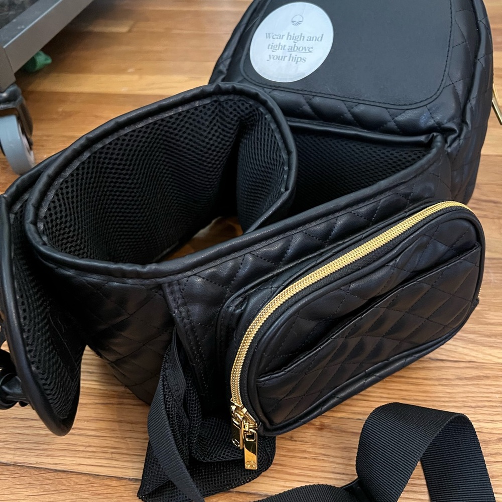 TushBaby carrier black with gold details - Picture 4 of 4